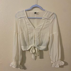 White long sleeve buttoned down blouse
